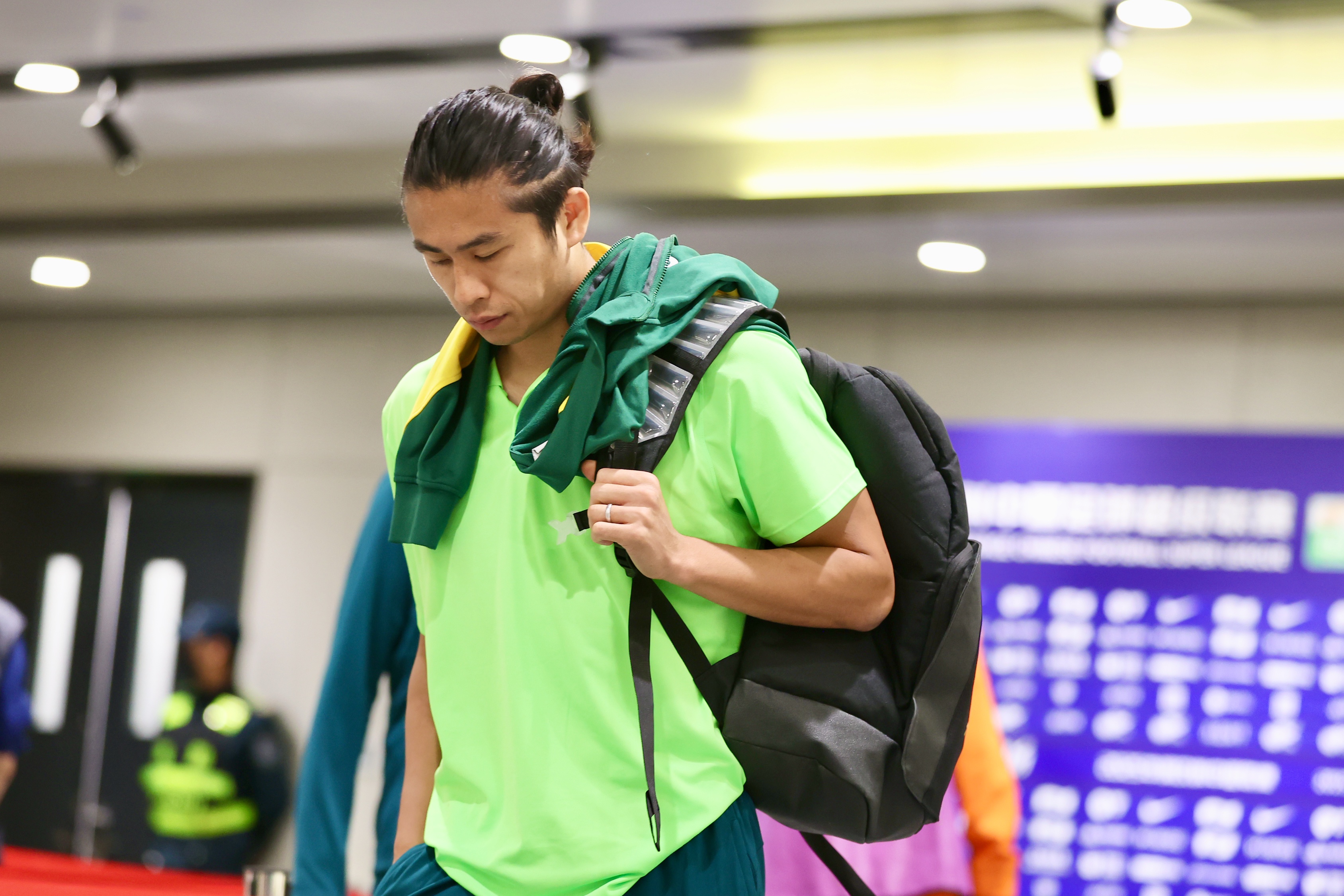 华体会入口-京媒：上一场受伤的张玉宁已经问题不大，恩加德乌跟队踩场训练