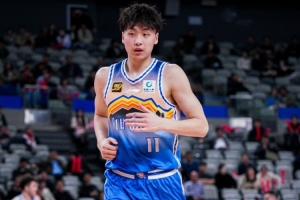 华体会网页版-探长：齐麟季后赛的战术地位显著提高 他将承担更多&amp;要被考验更多