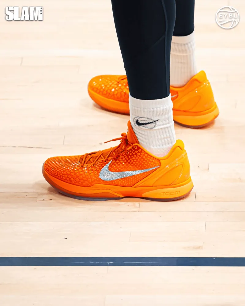 华体会体育-钟爱科比系列！Slamkicks晒照盘点泰兰-斯托克斯上脚球鞋