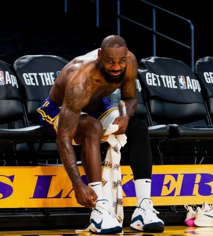 连续1297场得分上双！明明无人可破的纪录，为何老詹还要继续刷新